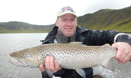 Disfruta de viajes de pesca con mosca en Keflavík, Islandia