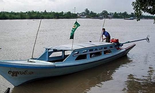 Profitez d'une excursion d'une journée dans le delta à Yangon, au Myanmar, sur un bateau de 16 pieds