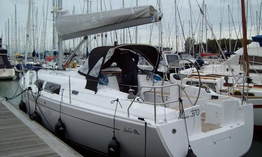 Hanse 370 Cruising Monohull Rental in Valencia, Spain