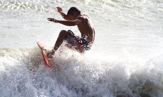 Disfruta de clases de surf y alquileres en Phan Thiet, Vietnam