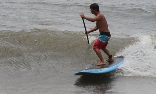 Alquiler de tablas de surf de remo en Phan Thiet, Vietnam