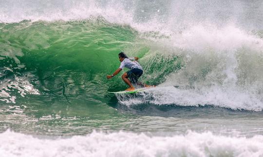 Clases de surf en Kovalam, Tamil Nadu