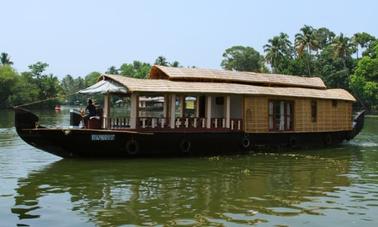 Alugue uma casa flutuante em Kerala, Índia