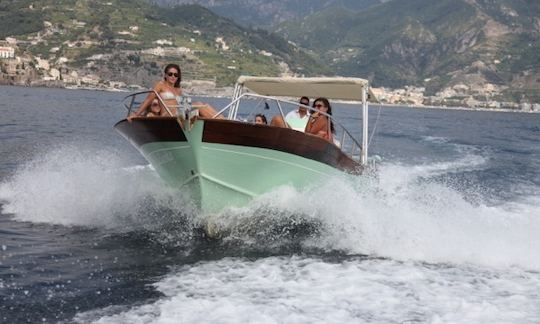 28' Gozzo Boat Charter on Amalfi Coast, Italy