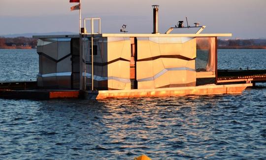 Profitez d'une nuit sur le Houseboat HT2 à Mielno, en Pologne