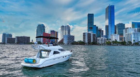 Iate de 45 pés em Miami! //JETSKI/JETSKI//1 HORA GRÁTIS de segunda a quinta-feira