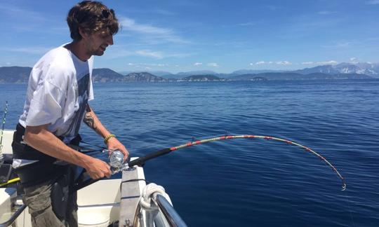 Louez une console centrale et partez à la pêche à La Spezia, en Italie