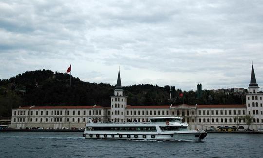 Excursion d'une journée à Istanbul, en Turquie, sur un bateau à passagers