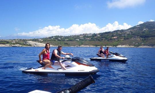 Disfrute de los alquileres y recorridos en moto acuática en Marigot, San Martín