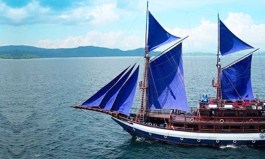 Sailing Sea Safari 8 Schooner Diving Liveaboard Cruises in Indonesia