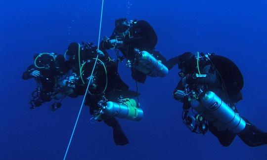 Disfruta de cursos y viajes de buceo en Bugibba, Malta