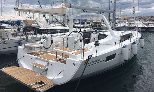 Monocasco de cruzeiro Charter 39' Oceanis 41.1 em Jezera, Croácia