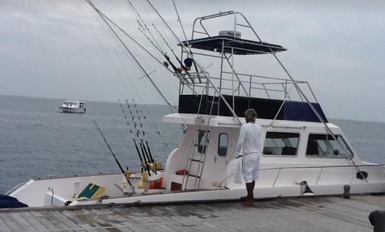 Carta de pesca no iate Gulf Craft Maldives de 38 pés em Malé, Maldivas