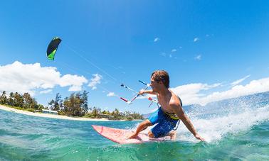 Aulas de kitesurf de 4 km e 20 km a favor do vento em Mahebourg, Maurício