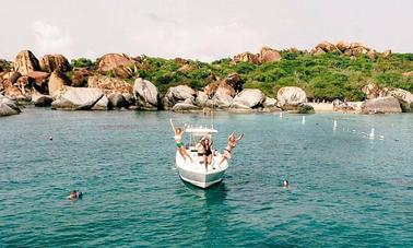 Excursões de um dia à Intrepid Charters de 32 pés nas USVI e BVI!