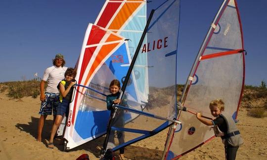 Aulas completas de windsurf e aluguel em Campobello di Mazara, Sicília