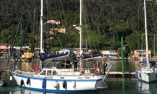 Louez un monocoque Nauticat Cruising de 43 minutes à Ameglia, en Ligurie, en Italie