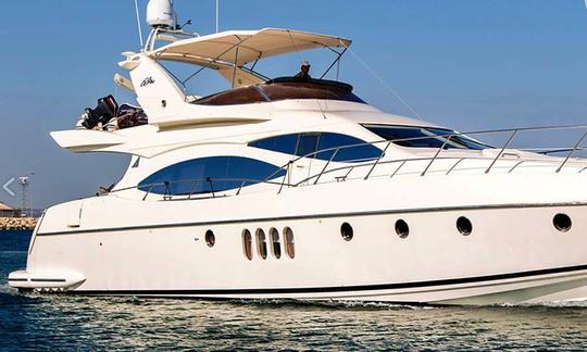 Alquile un megayate Azimut Power de 68 pies en Limassol, Chipre