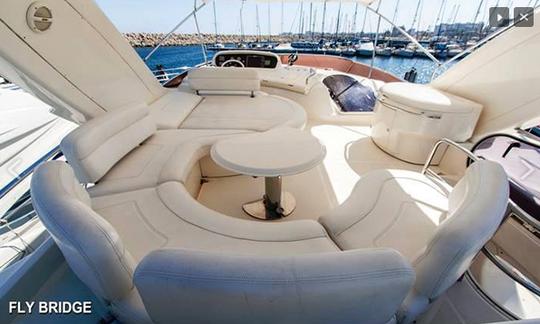 Alquile un megayate Azimut Power de 68 pies en Limassol, Chipre