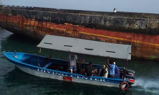 Alugue um barco a motor em Grande Comore, Comores