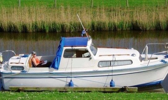 Rent 25' Albin Motor Yacht in Sneek, Friesland