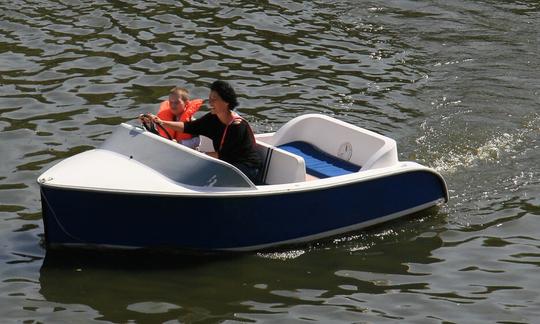 Louez une propulsion intérieure Blue Ribbon de 12 pieds à Nantes, Pays de la Loire