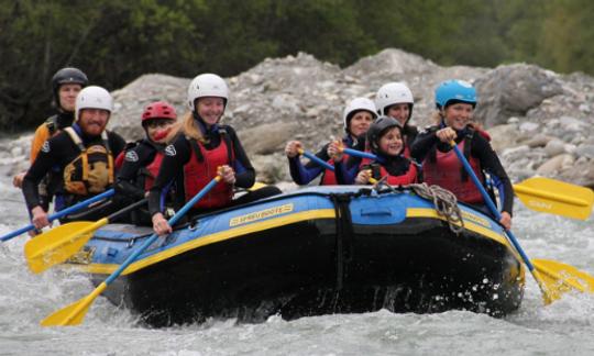 Desfrute de rafting em Ilanz, Suíça