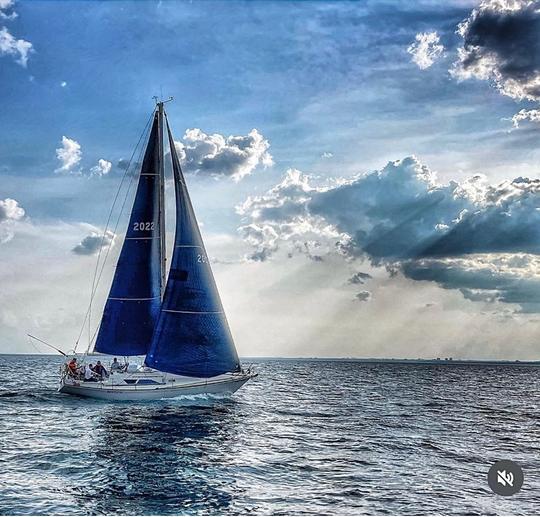 Velero C&C 35 de 35 pies en Toronto