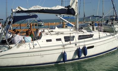 Veleiro de cruzeiro Charter 33' Hunter para alugar em Lake Balaton, Hungria