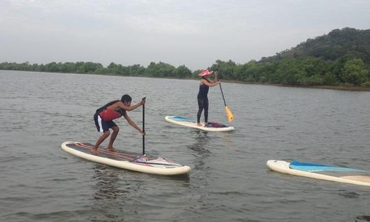 Desfrute de aulas e passeios de stand up paddleboarding em Kampo, Combodia