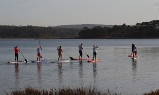 Aproveite o aluguel e aulas de stand up paddleboard em Atouguia da Baleia, Leiria