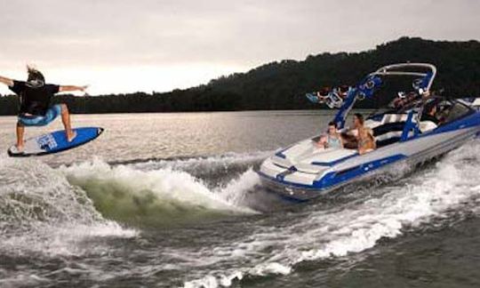 Malibu Wake Setter Bowrider for 10 People in Hazafon, Israel