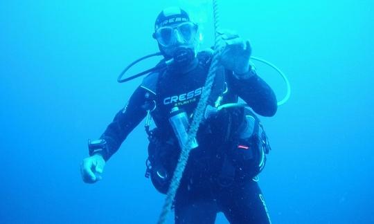 Disfrute de viajes y clases de buceo en La Seyne-Sur-Mer, Francia