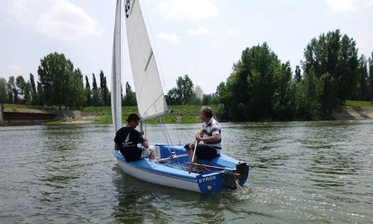 Des leçons de voile inoubliables pour les jeunes à Sződliget, Budapest