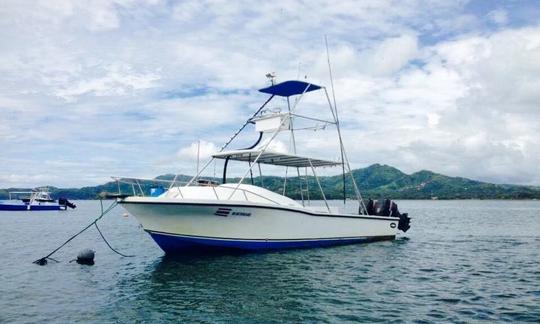 Yate de pesca deportiva de 32 pies en Playa Flamingo, Guanacaste