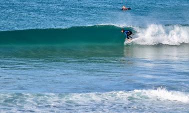 Desfrute de aulas e aluguéis de surfe em Sagres, Portugal