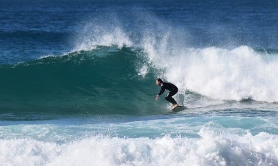 Disfruta de clases de surf y alquileres en Sagres, Portugal