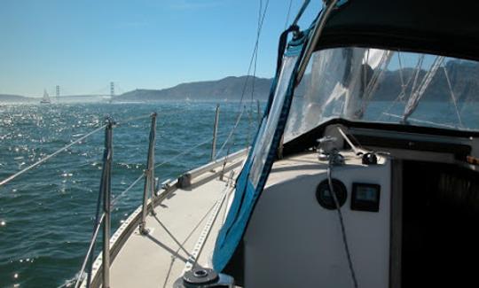 Charter 30ft Sabre Cruising Monohull In Berkeley, California