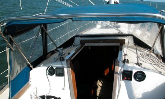 Charter 30ft Sabre Cruising Monohull In Berkeley, California