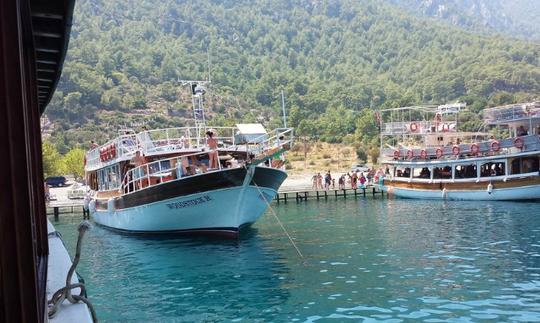 Profitez d'une croisière à Muğla, en Turquie, sur un bateau à passagers