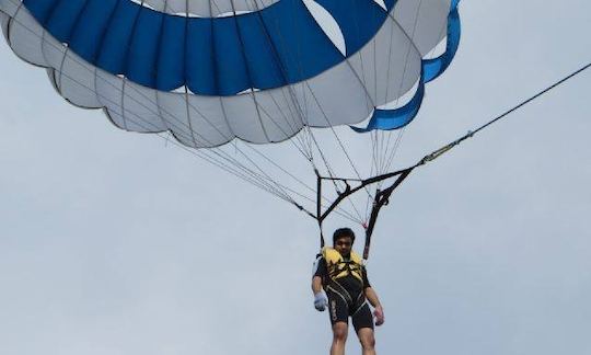 Profitez du parachute ascensionnel à Jatiasih, en Indonésie