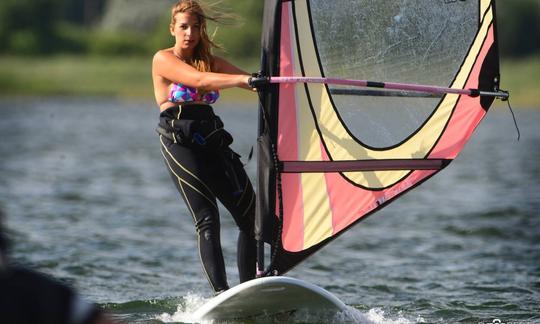 Desfrute de windsurf em Wągrowiec, Polônia