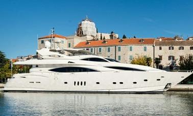 Alugue 105' Sunseeker Power Mega Yacht em Split, Croácia