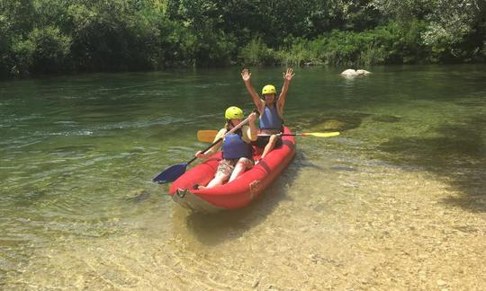 Safari de canoa de rafting no rio Cetina em Srijane, Split