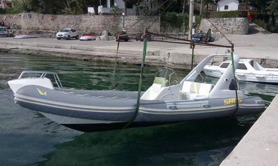 Alugue um barco inflável rígido Sacs Ghost de 23 pés em Opatija, Croácia