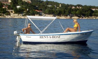 Location de bateaux à moteur à Rabac, Croatie