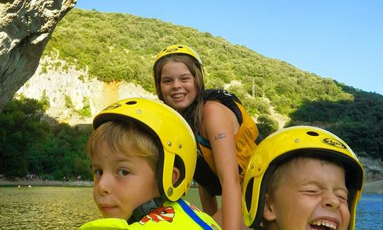 Passeios guiados de canoa em Vallon-Pont-d'Arc, França