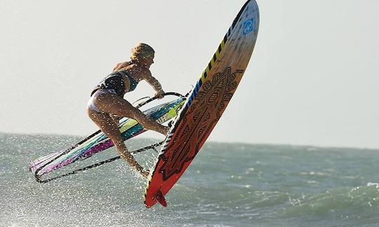 Disfruta de clases de windsurf en Groninga, Países Bajos