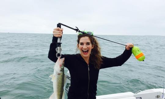 Increíble carta de pesca en el lago Erie con una tiara de 29 pies abierta con el Capitán Robb