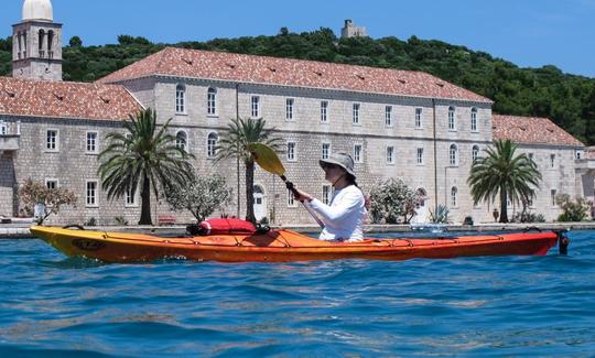 Profitez d'excursions en kayak de mer de qualité supérieure à Korčula, en Croatie